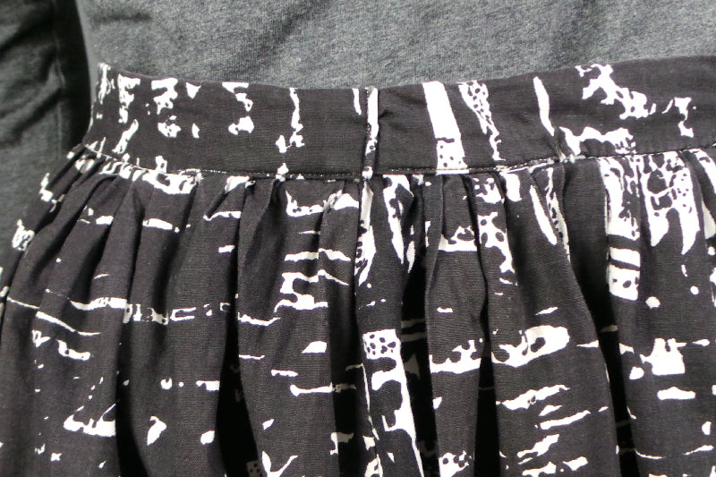 1950s Black and White Print Cotton Skirt, 28in Waist
