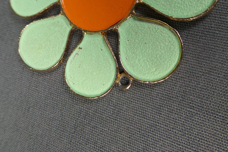 1960s Mint Flower Power Pendant