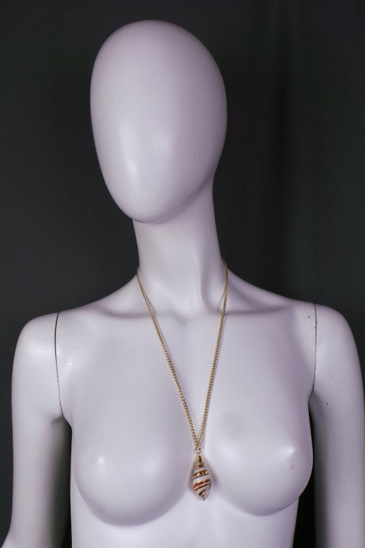 1970s Gold Shell Long Vintage Necklace