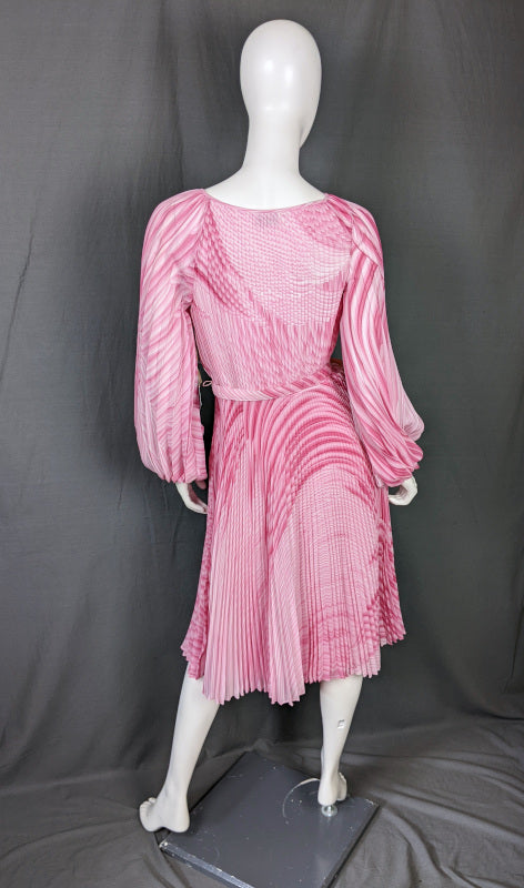 1970s Pink Swirl Pleated Dress with Belt, by Fink Modell, 39in Bust