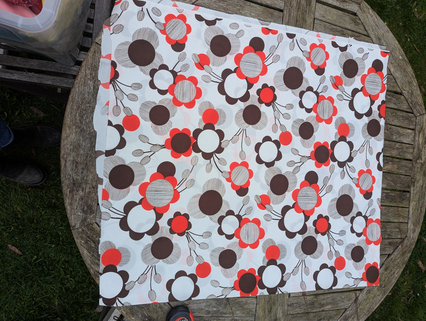 1960s White, Red and Brown Daisy Polyester Fabric
