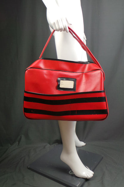 1970s Red and Black Vinyl Shoulder Bag