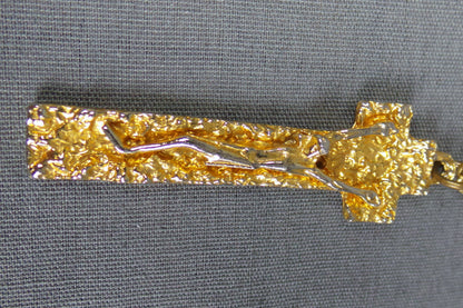 1970s Gold Brutalist Crucifixion Pendant Necklace