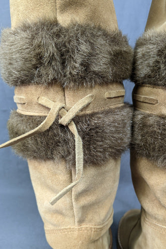 1960s Sheepskin Lined Cream Suede Boots | Moda Pier Garby | UK 5.5