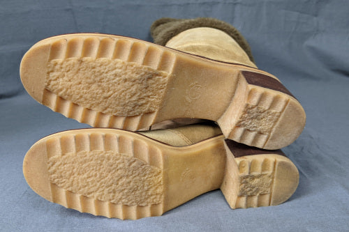 1960s Sheepskin Lined Cream Suede Boots | Moda Pier Garby | UK 5.5