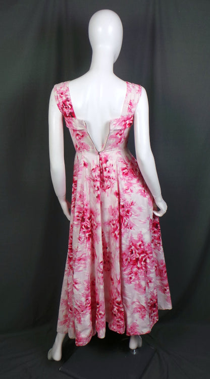 1950s White & Pink Rose Cotton Gown | 2XS