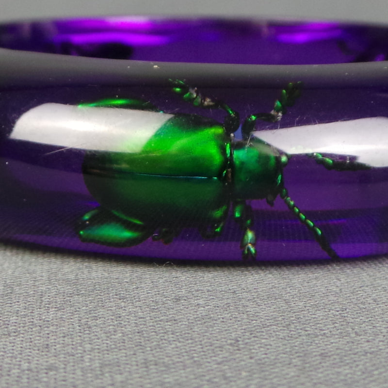 1950s Iridescent Beetle Purple Lucite Bangle
