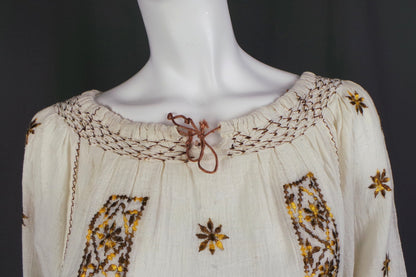 1960s Cream Cheesecloth Embroidered Top | S