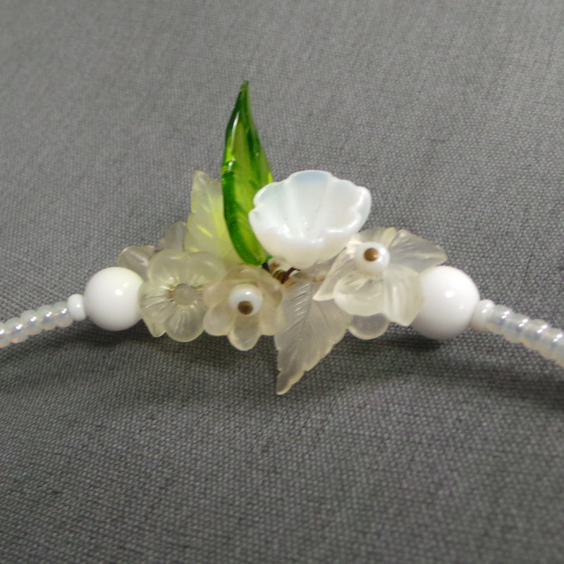 1960s White Glass Floral Jewellery Set | Daisy Chain of Cambridge