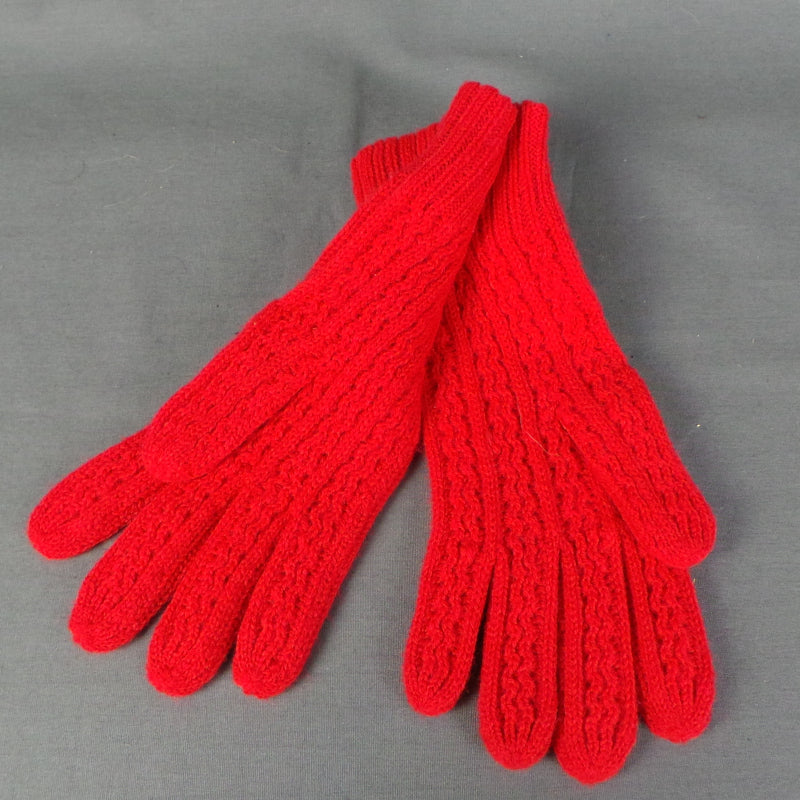 1980 Bright Red Dents Knitted Gloves