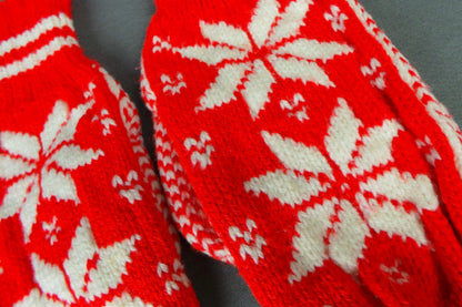 1970s Red & White Snowflake Mittens
