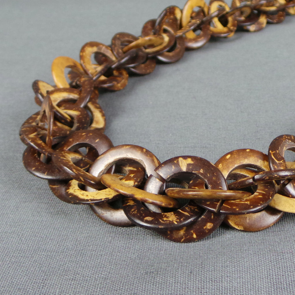1970s Wooden Circle Chain Long Vintage Necklace