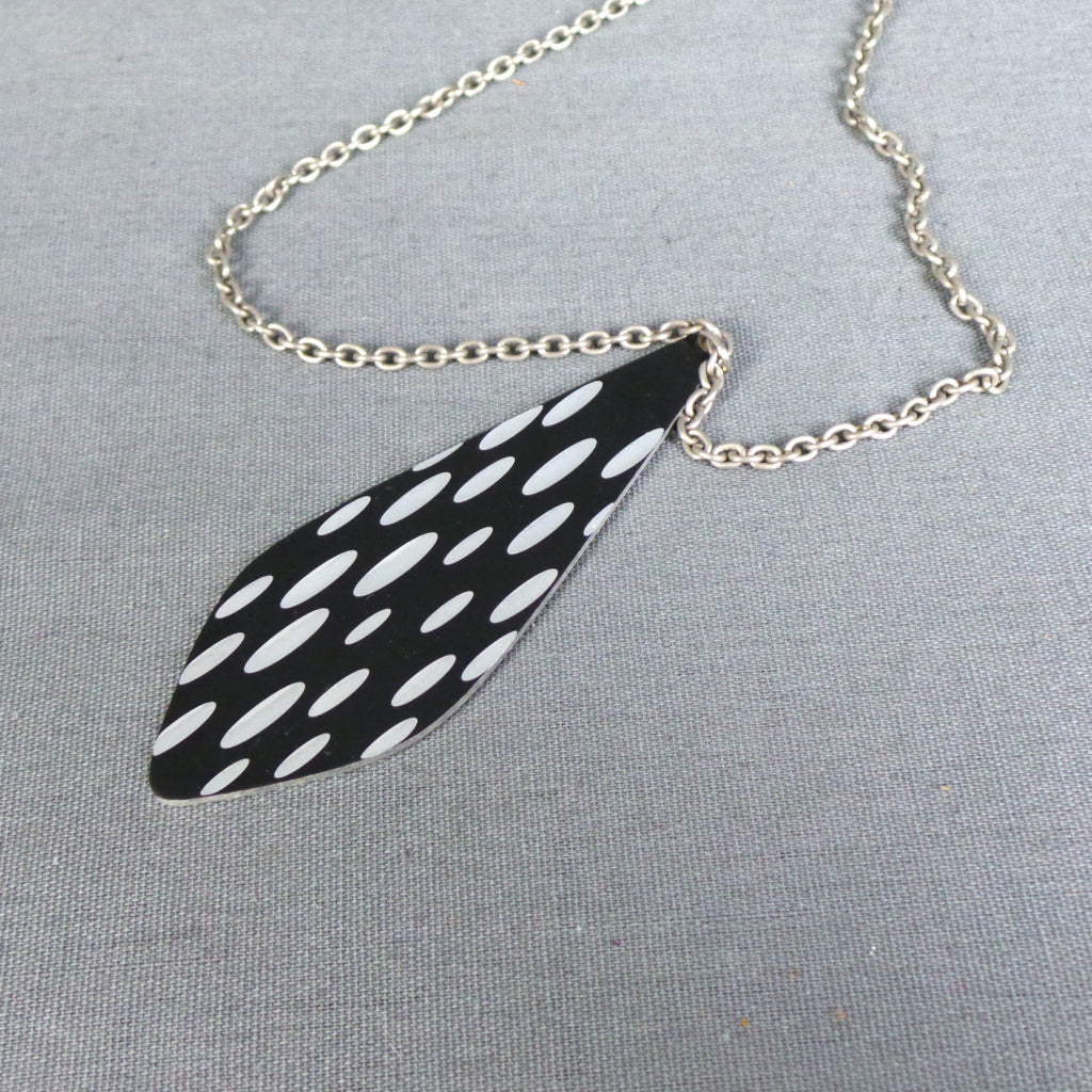 1960s Black and Silver Etched Pendant Long Vintage Necklace