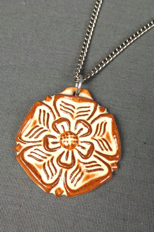 1970s Ceramic Rose Long Necklace