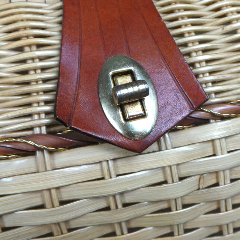 1950s. Wicker Basket Purse with Clear shops lucite top and top handle. Rare!!