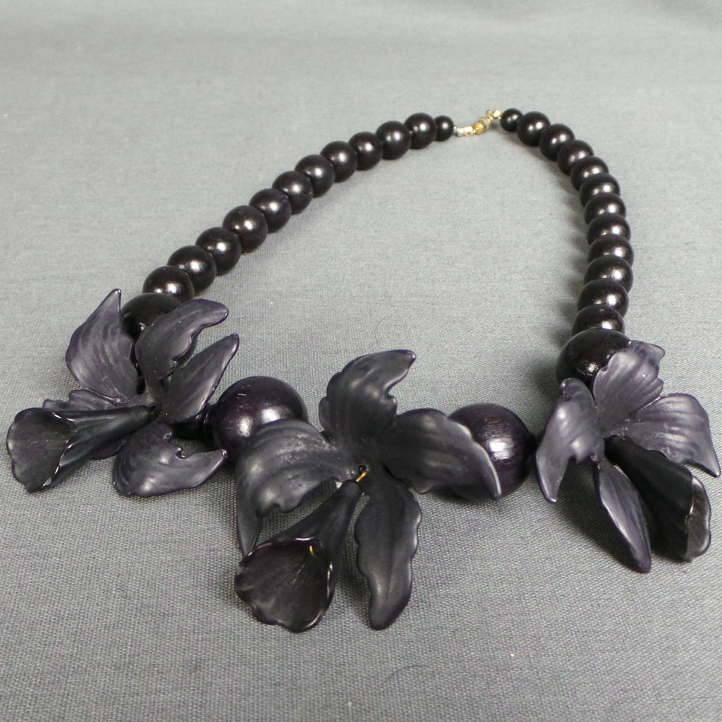 1950s Black 3D Flower Beaded Vintage Necklace