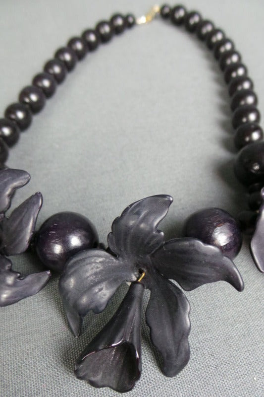 1950s Black Flower Beaded Necklace