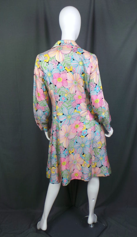 1970s Bold Floral Silk Shirtdress, by David Barr, 39in Bust